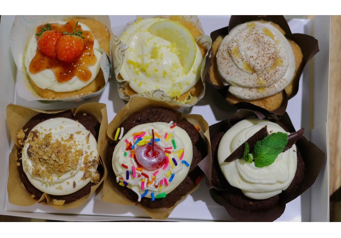 Assorted cupcakes box