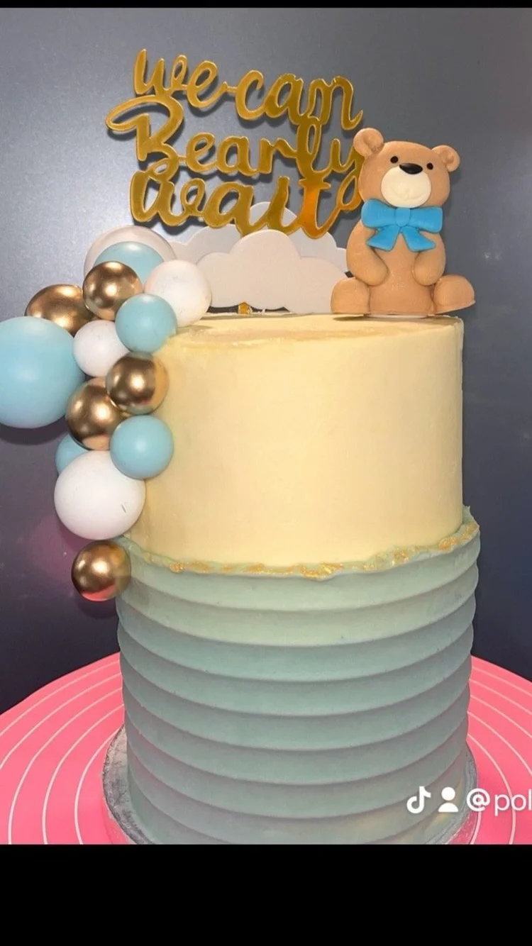 Baby shower fondant cake with bear theme